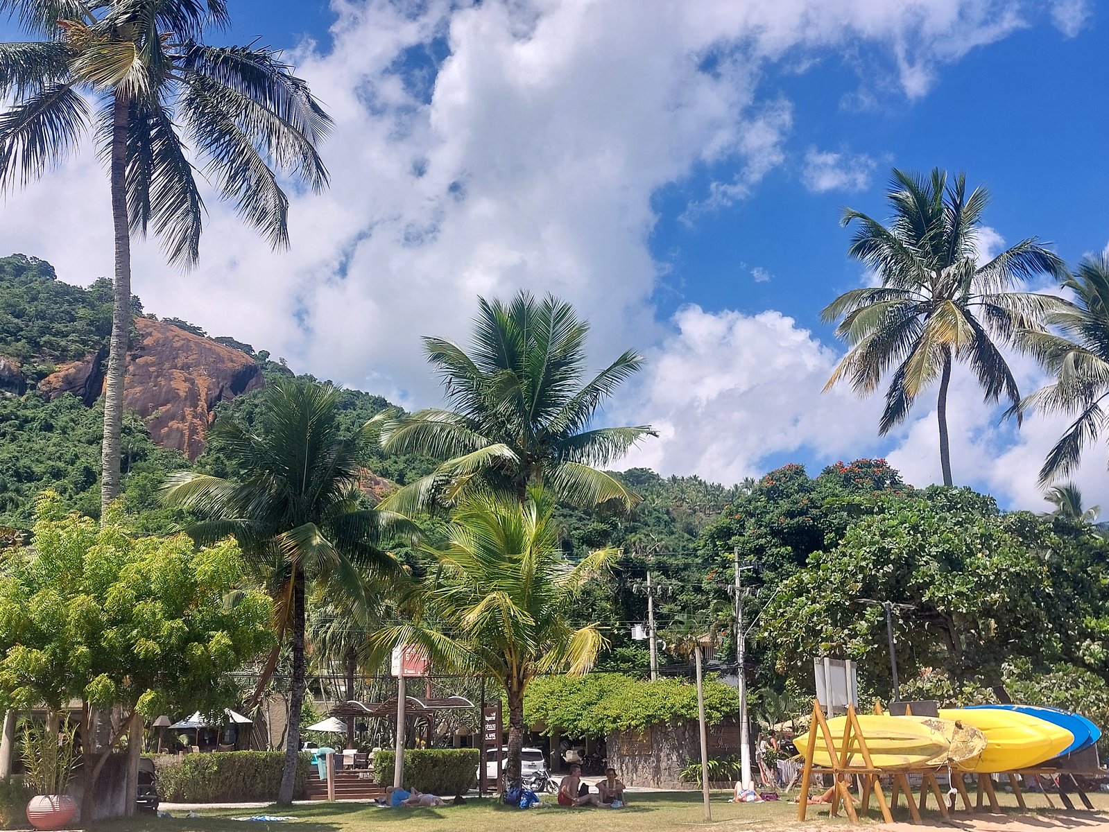 Praia da Vila Stadtstrand in Ilhabela Brasilien